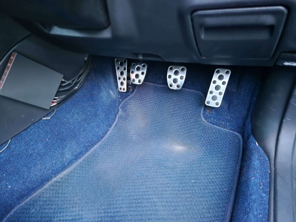 スバル インプレッサ WRX STIのクラッチペダル